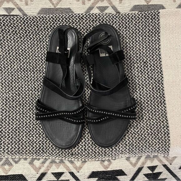 FitFlop Lumy Criss Cross Black Suede Sandals w/Studs Sz-11 - Picture 2 of 7